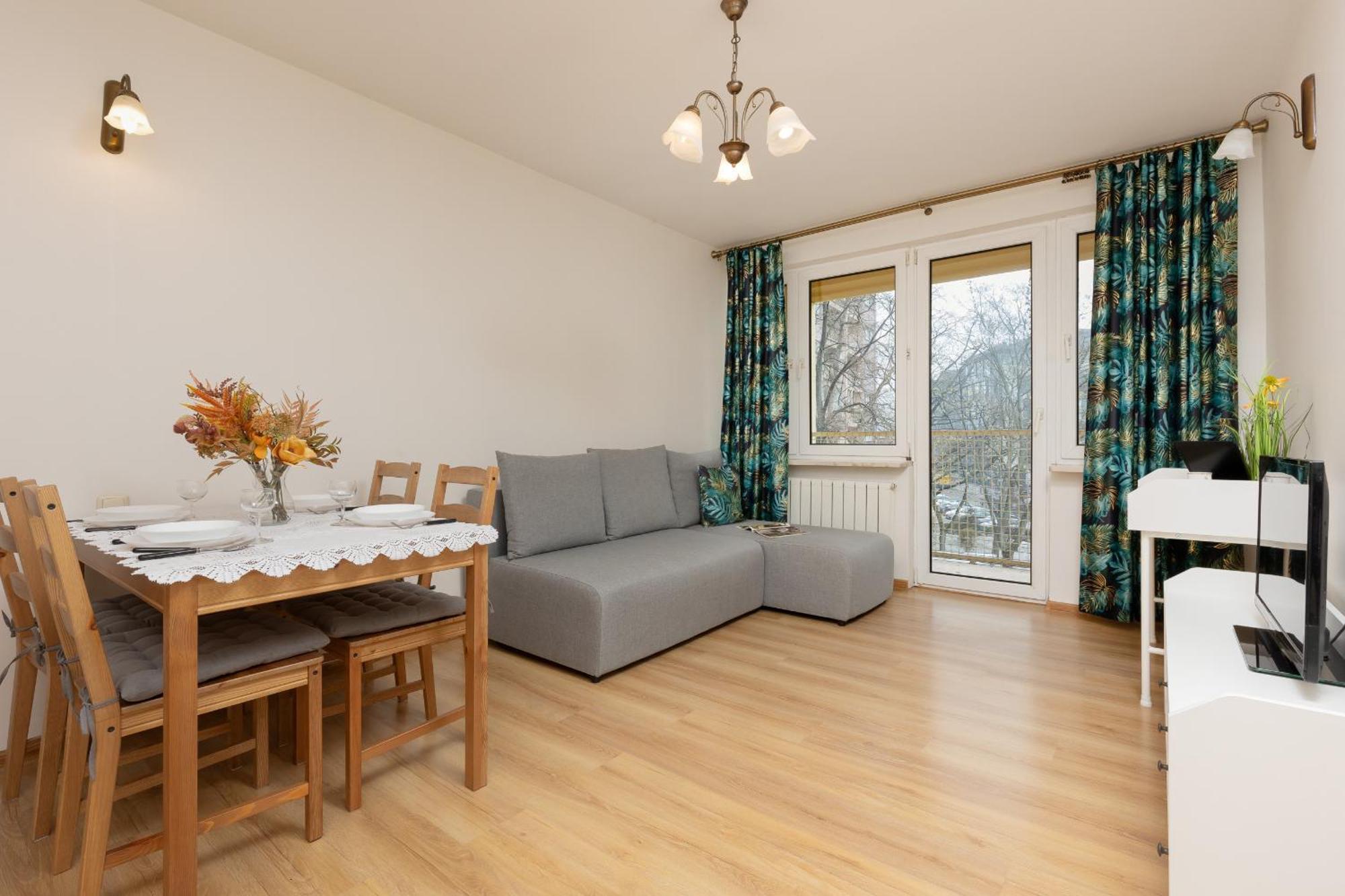 Spacious Fabryczna Near Centre By Renters Apartmán *
