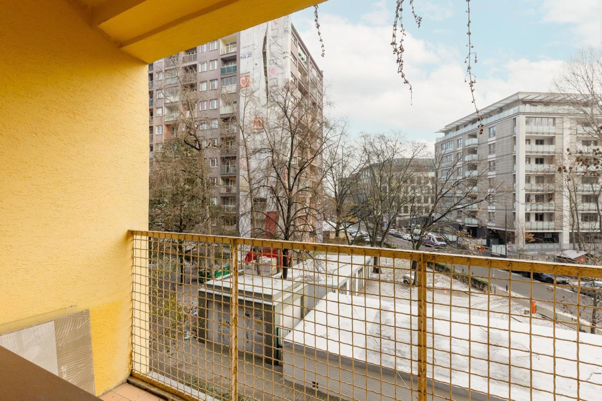 Spacious Fabryczna Near Centre By Renters Apartmán